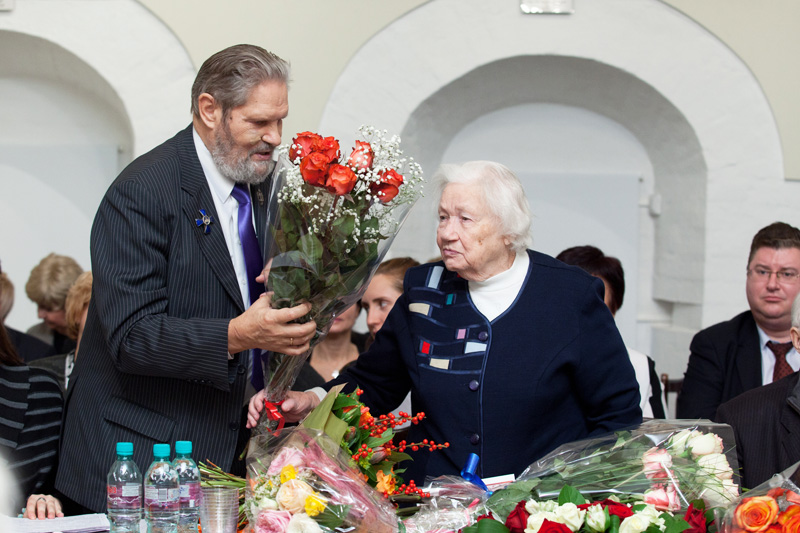 Dr. A.V. Postnikov congratulated the Heroine of the day