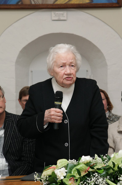 Academician Lyudmila V. Shaposhnikova, honored Art worker of Russia