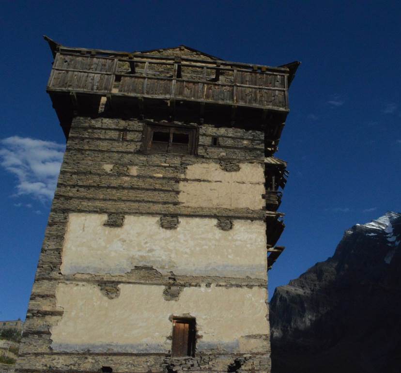 Башня замка Такура. Лахул, п. Гундла. 2016